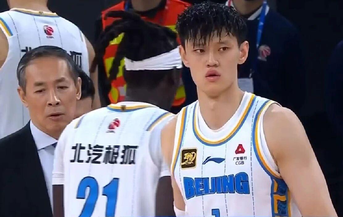电竞直播-北京男篮曾凡博即将复出，徐昕砍24+14被喊MVP，郭昊文现废人动作